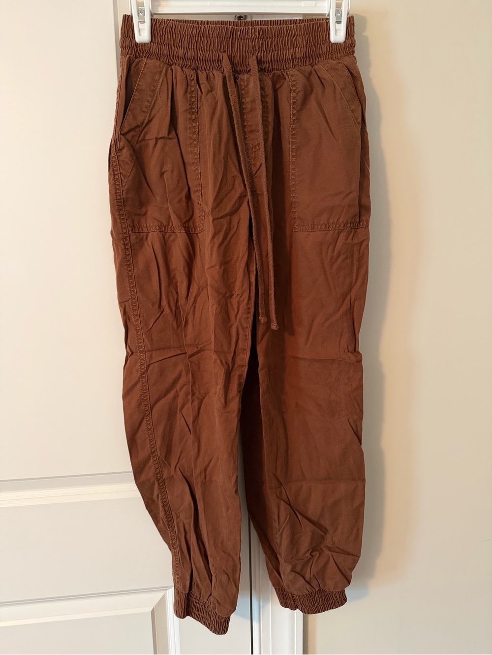 A New Day Women’s elastic-Waist Cargo Jogger Pants - Brown